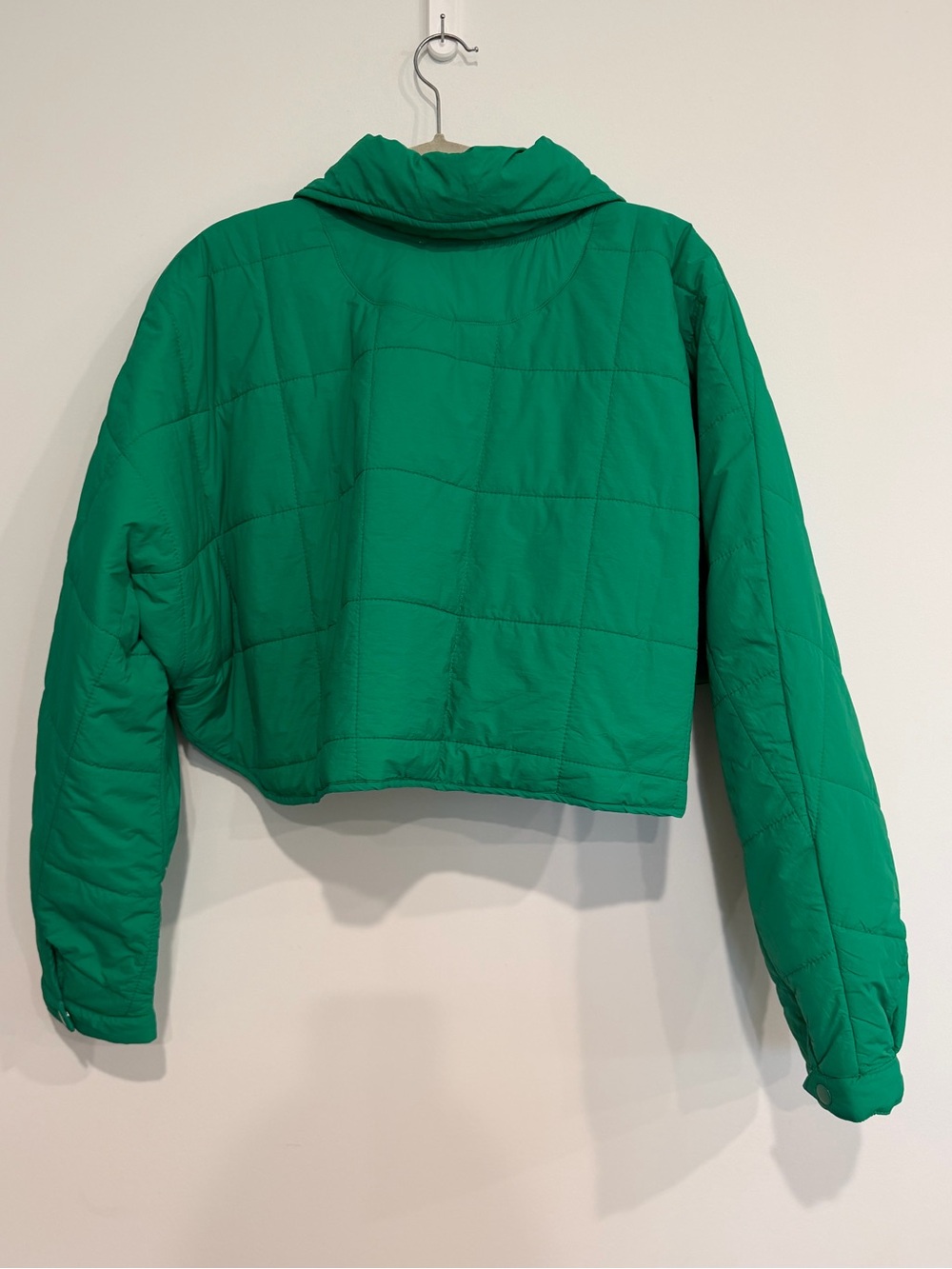 Peach Love California Green Cropped Puffer Jacket Medium J38314-01 NWOT - Picture 5 of 9